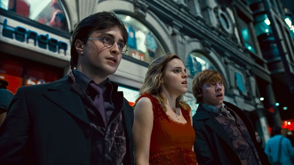 © 2010 Warner Bros. Ent. Harry Potter Publishing Rights © J.K.R.